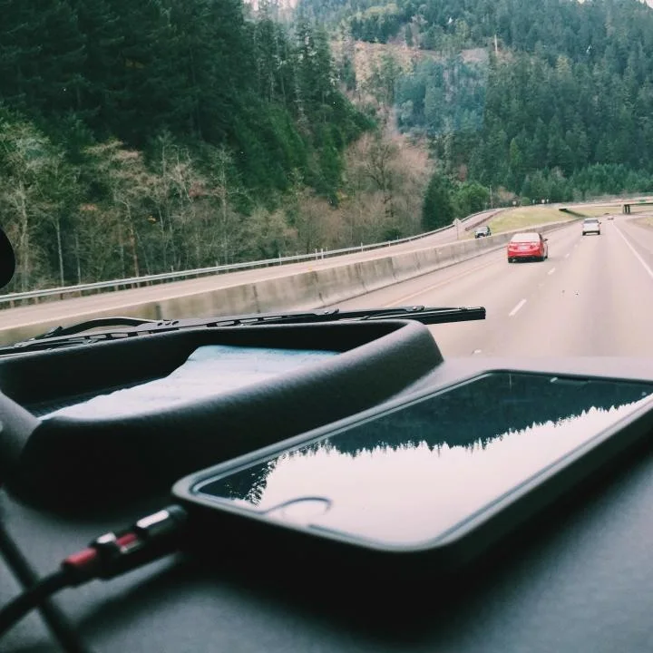 Magnetic dashboard phone mount