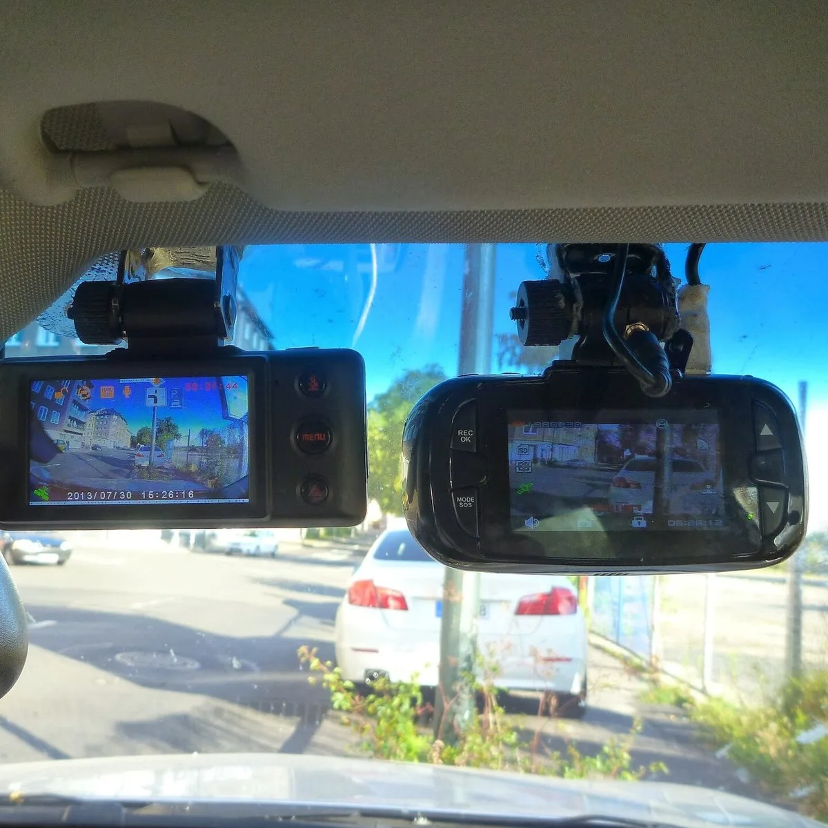 Dual-lens dash camera